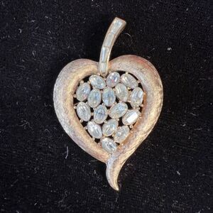 Vintage Crown Trifari Leaf Brooch with Clear Rhinestones – Signed